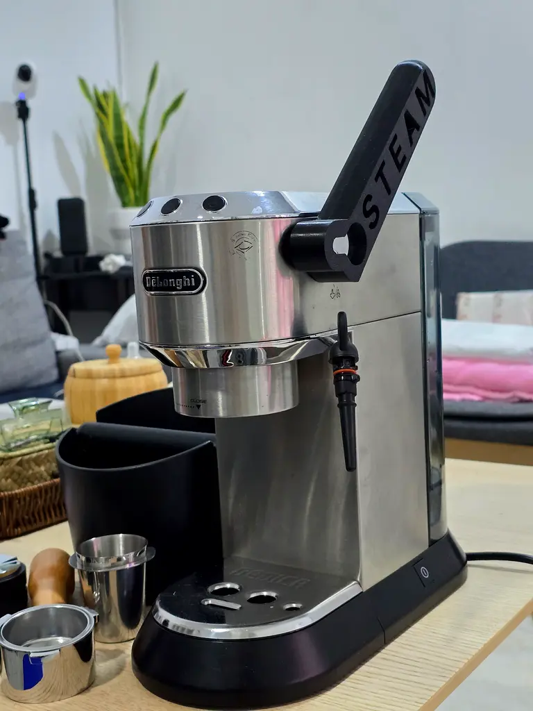 DELONGHI DEDICA EC685-M COFFEE MACHINE63252439721729111
