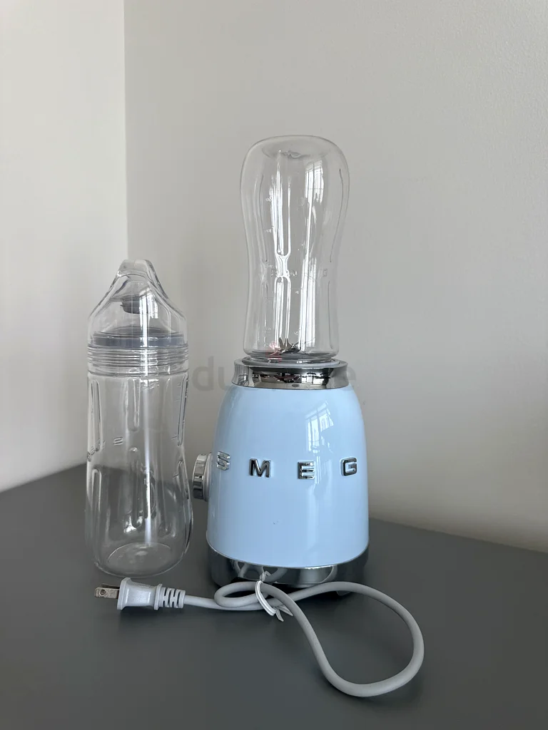 Smeg Blender with Bottle - Stylish and Functional!63258136221571116