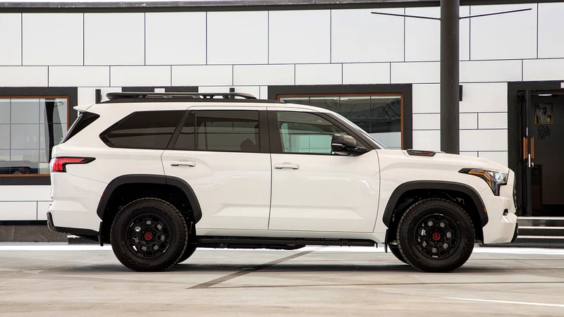 2025 تويوتا سكواويا TRD برو SUV دفع كلي 7 مقاعد.63166155153666112