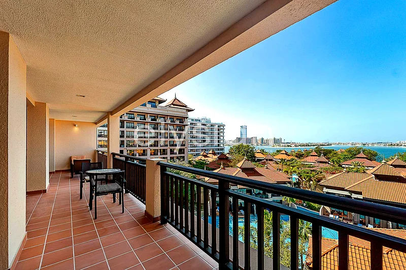 Full Lagoon View | Refurbished | Vacant64009081811331113