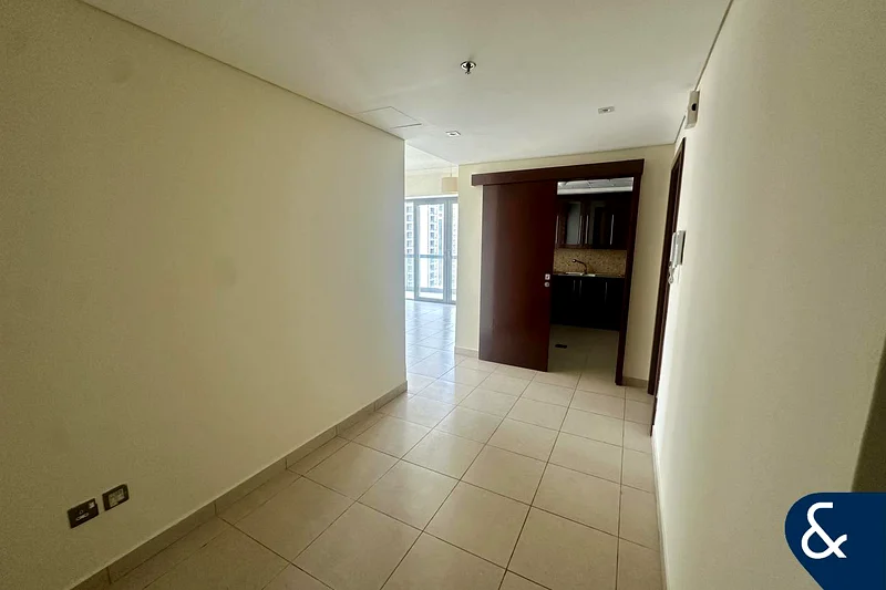 Partial Fountain View| Study | Large Balcony63769240501250114