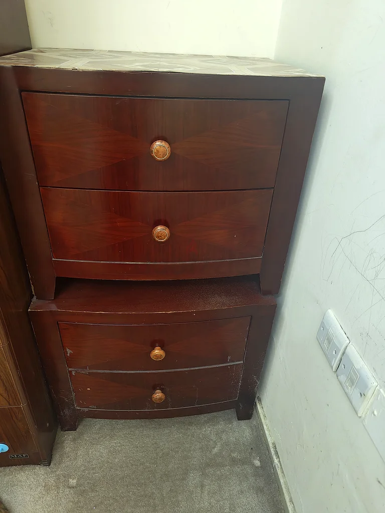 Elegant Wooden Dresser with Mirror - Perfect for Your Bedroom Also with 2 side tables63221861386371111