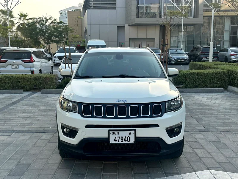 جيب كومباس 2019 ليتاتود 4x463155552251521111