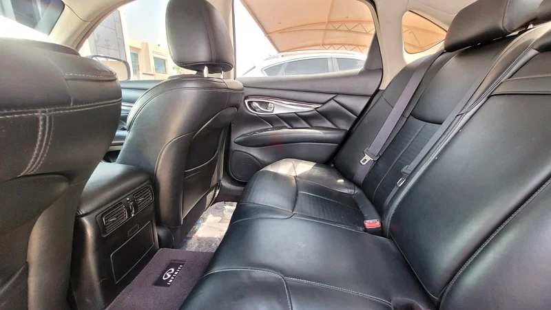 سيارة إنفيني إم 37 رياضية للبيع63174306337410114