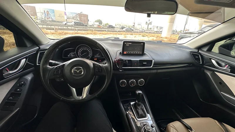 Mazda 3 - 2015 - Female driver - very well maintained63135491628802111