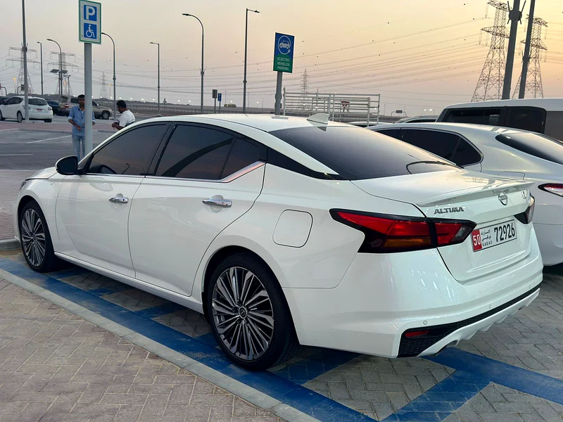 Nissan Tiida SV Gulf specification, agency condition, Al-Massoud warranty63137800869762114