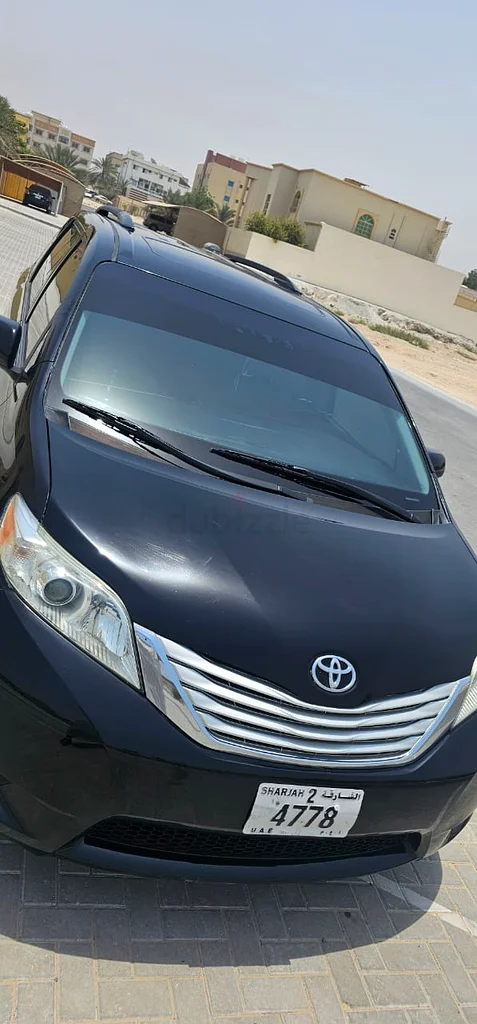 TOYOTA SIENNA 2015 XLE FULL OPTION63148650126211111