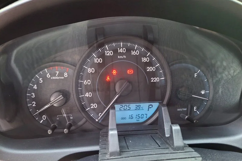تويوتا ياريس سيدان E - 2019 للبيع، بحالة جيدة والصيانة منتظمة63146740914050111