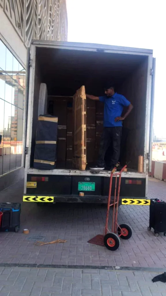 ZAHIR_CHEAP_MOVERS_PACKERS_POWERFUL_TEAM_FURNITURE CURTAIN TV FIXING,SAFE DELIVERY63219833378819112