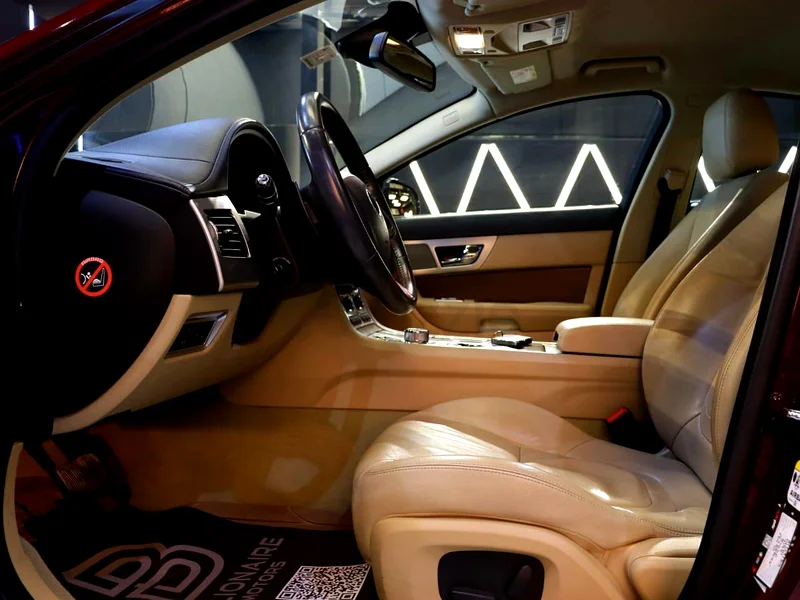 Jaguar XF63398481949953111
