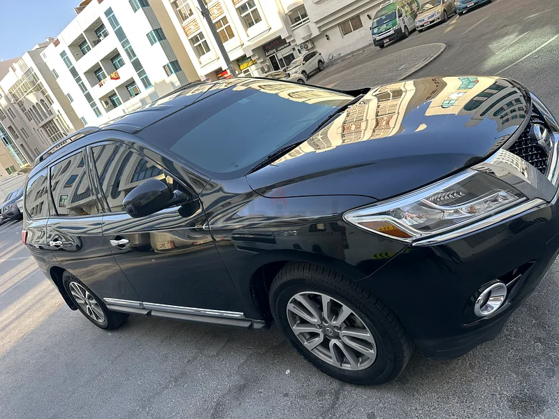 Nissan pathfinder SL 2016 km 110200 it’s very good condition car63148166111618113