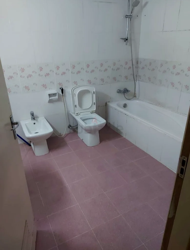 Executive BedSpace Next To NMC hospital63143497665282111
