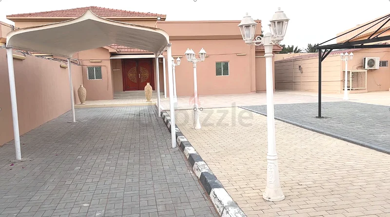 فيلا خاصة - مع (ساحات كبيرة)63129305553666111