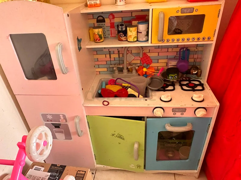 Charming Wooden Play Kitchen Set for Little Chefs!63198145004417111
