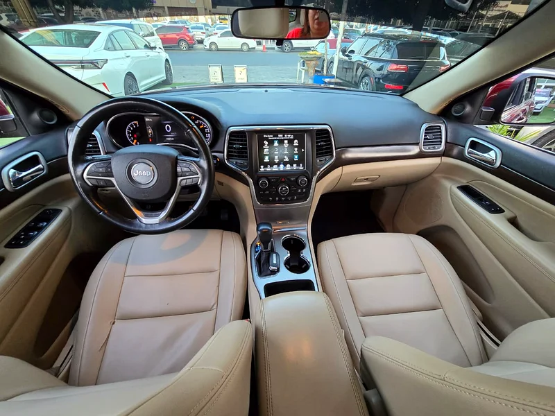 2018 Jeep Grand Cherokee, Laredo E63152287710465113