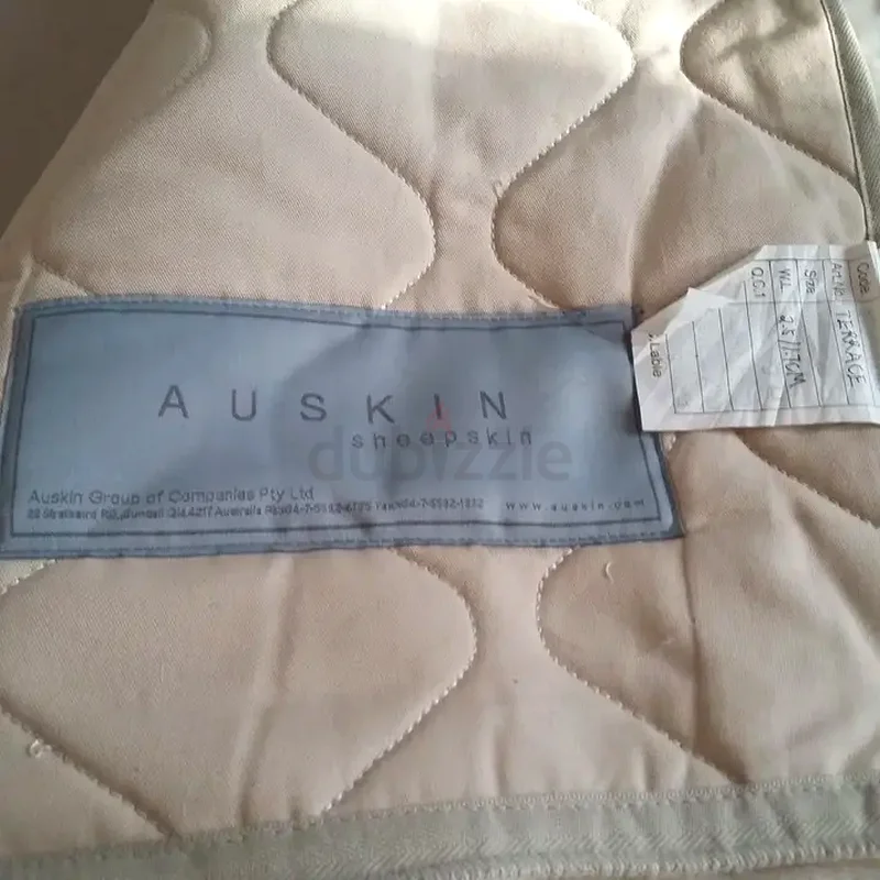 Elegant White Textured rug from New Zealand brand! Real alpaka fur in excellent condition.63211418166658111