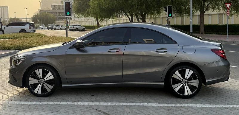 2019 CLA 200 مواصفات الخليج | حافظت بشكل جيد | إطارات جديدة | CarPlay | بائع مباشر63231161065601113