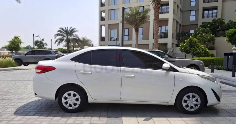 تويوتا ياريس سيدان E - 2019 للبيع، بحالة جيدة والصيانة منتظمة63146740914050113
