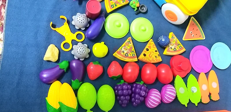 Used Play Kitchen Food Set - Fun for Kids!63226272788354114
