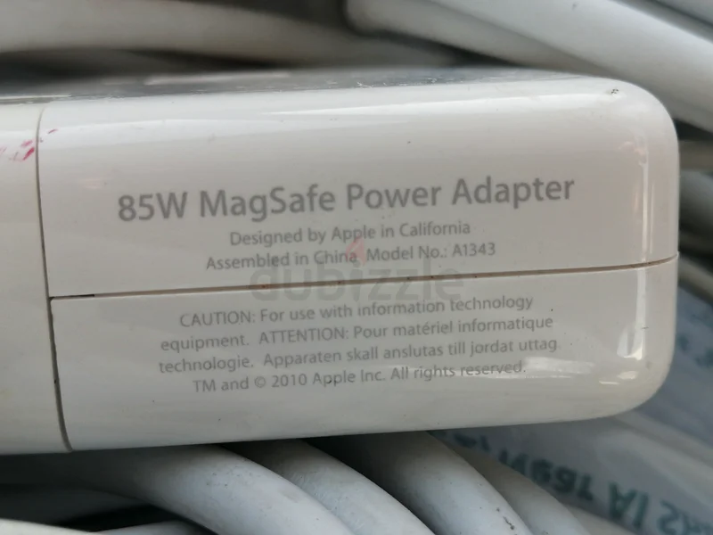 Apple Origional Charger63192100256131111