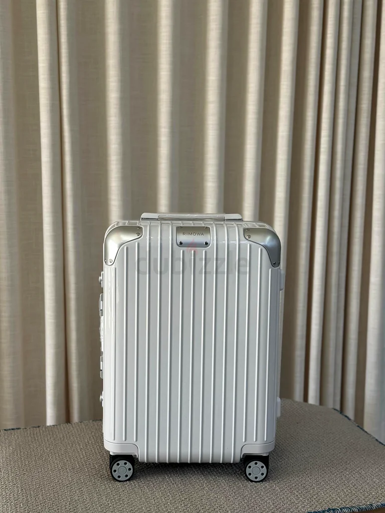 Rimowa Hybrid suitcase63233643819010111
