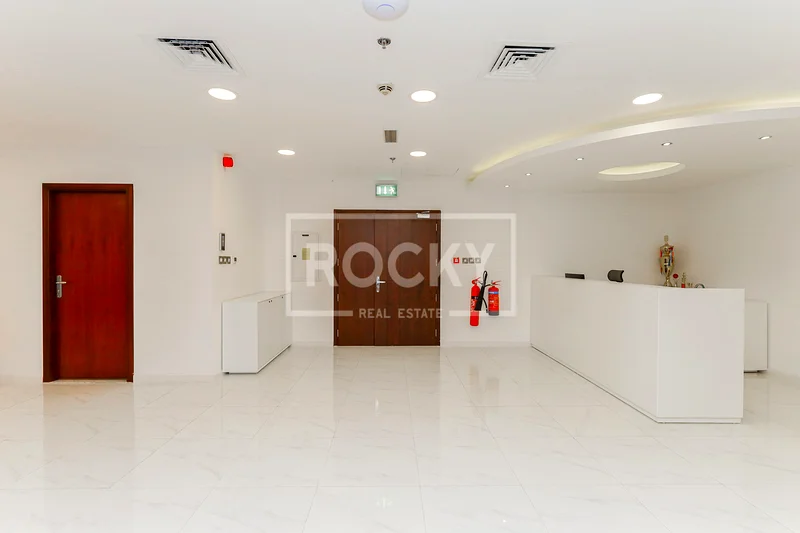 Sheikh Zayed Road View | 3 Parking | Fitted office63822995984513114
