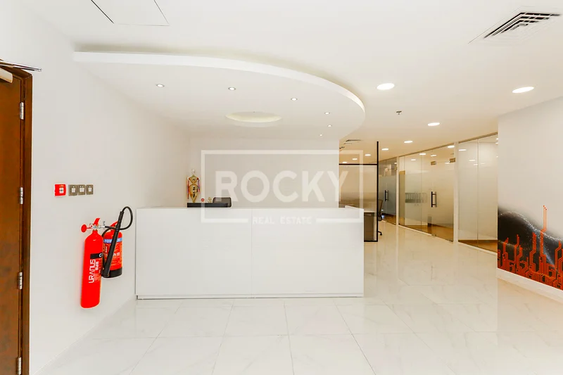 Sheikh Zayed Road View | 3 Parking | Fitted office63822995984513113