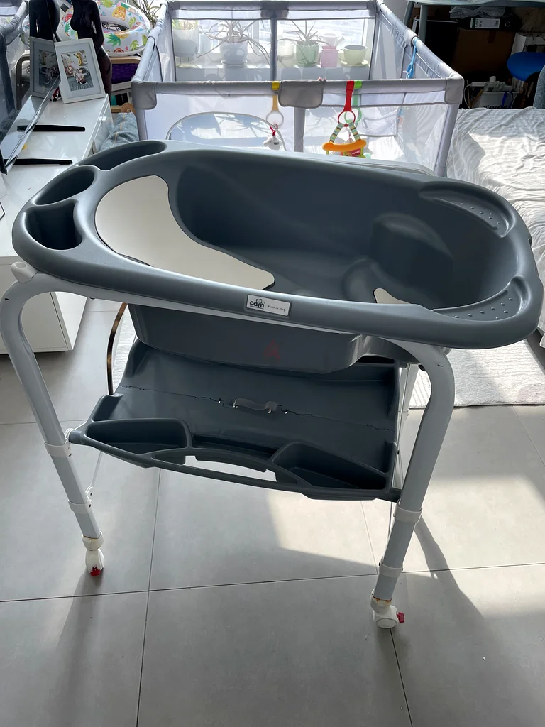 Baby changing table with storage  bath tub63196137499010113