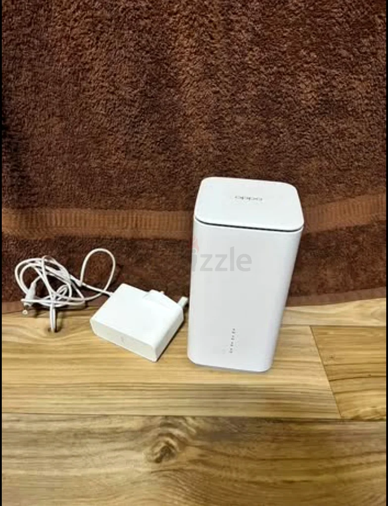 جهاز توجيه OPPO 5G CPE T1a مع فتحة بطاقة SIM، LTE Cat20، مستعمل ولكنه بحالة جيدة.632635149172511111