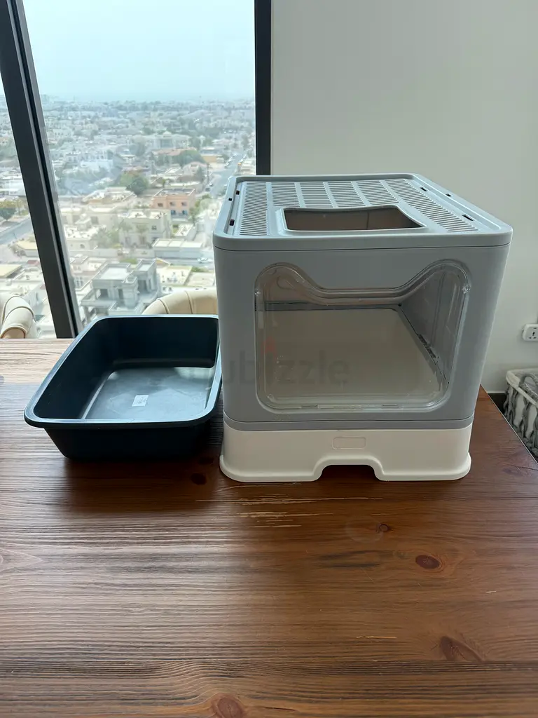 Cat litter box