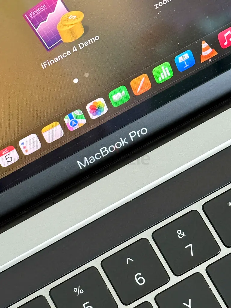 Apple MacBook Pro 13 inch 201863254996537347112