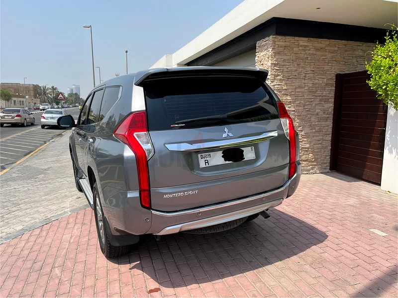 Mitsubishi Montero Sport 2017 GLS Premium GCC Spec Excellent Condition Full Service History63225309410435113