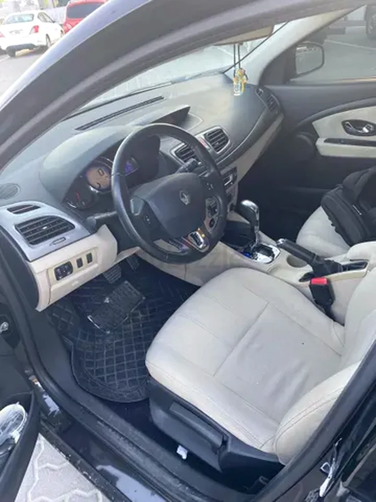 Renault Megane 2015 for sale in UAE-Sharjah63221302000514113