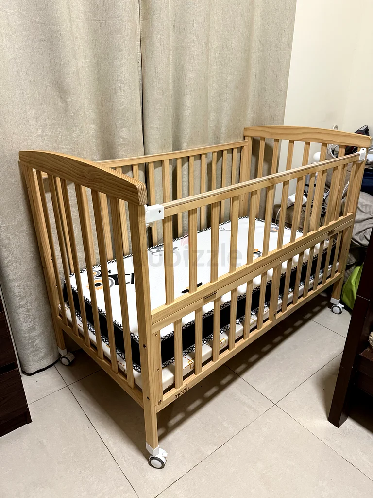 Charming Wooden Crib (baby coat) with mattress63208855963650111