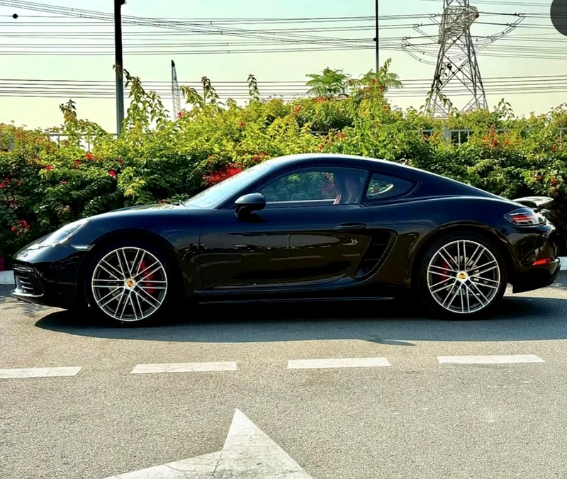 Porsche Cayman S / 2018 / GCC63156540496385114