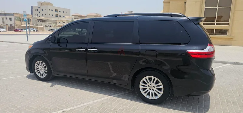 TOYOTA SIENNA 2015 XLE FULL OPTION63148650126211113