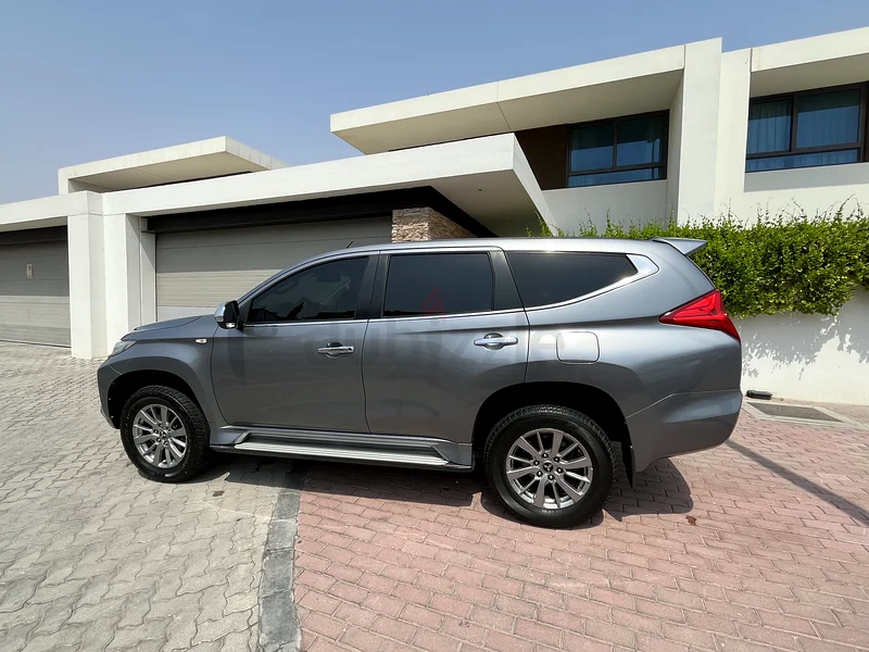 Mitsubishi Montero Sport 2017 GLS Premium GCC Spec Excellent Condition Full Service History63225309410435112