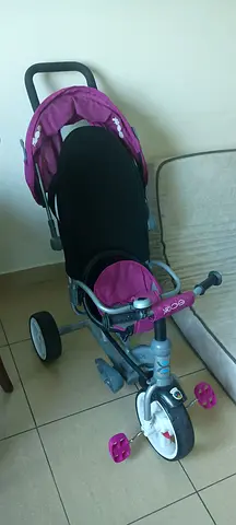 Compact and Stylish Baby Stroller - Perfect for On-the-Go Parents!