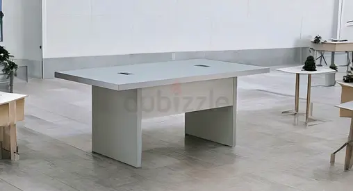 Meeting table