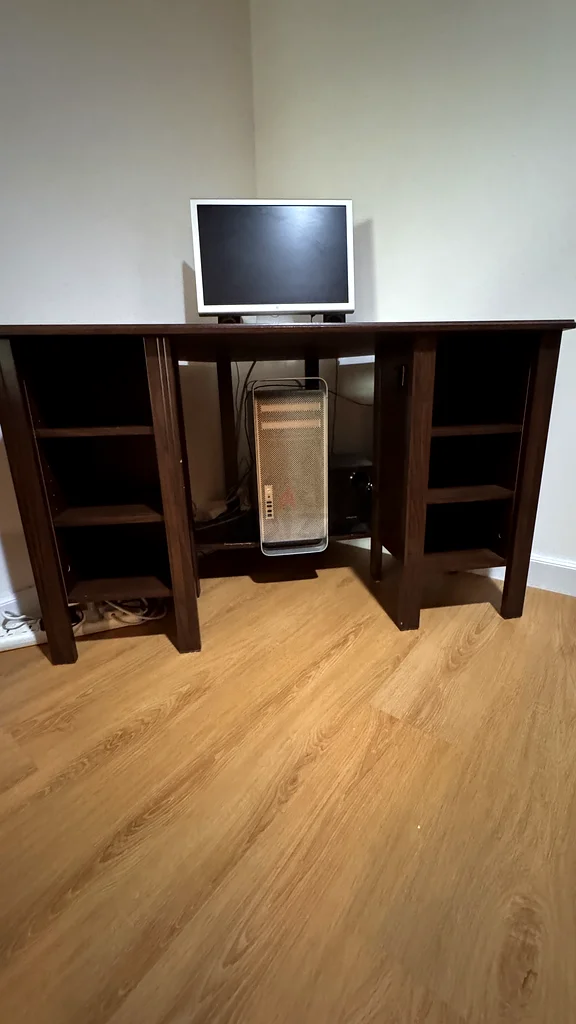 Corner study / work table (Ikea)63219344016514111