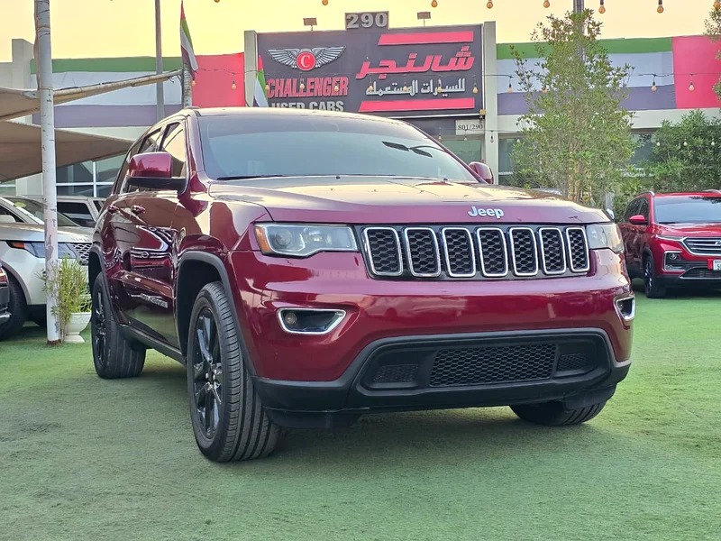 2018 Jeep Grand Cherokee, Laredo E631522877104651112