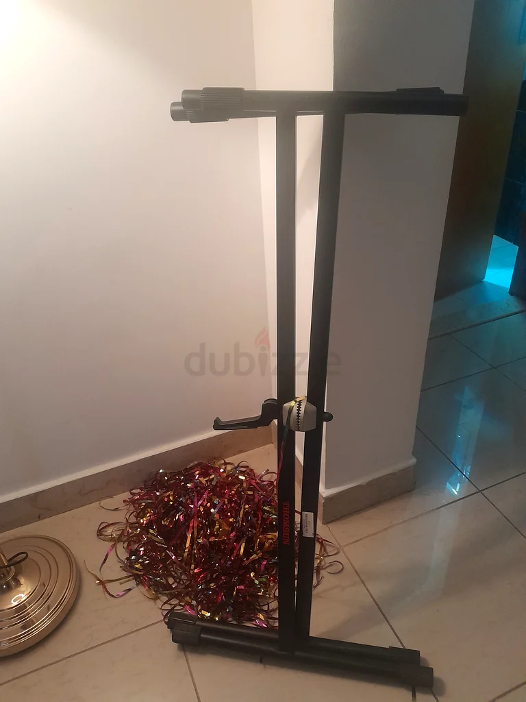 Sturdy Piano Stand for Sale - Perfect for Musicians!63226778507138111
