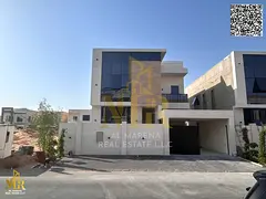 A villa directly from the owner, with personal finishing, on a main street, close to all services, f
