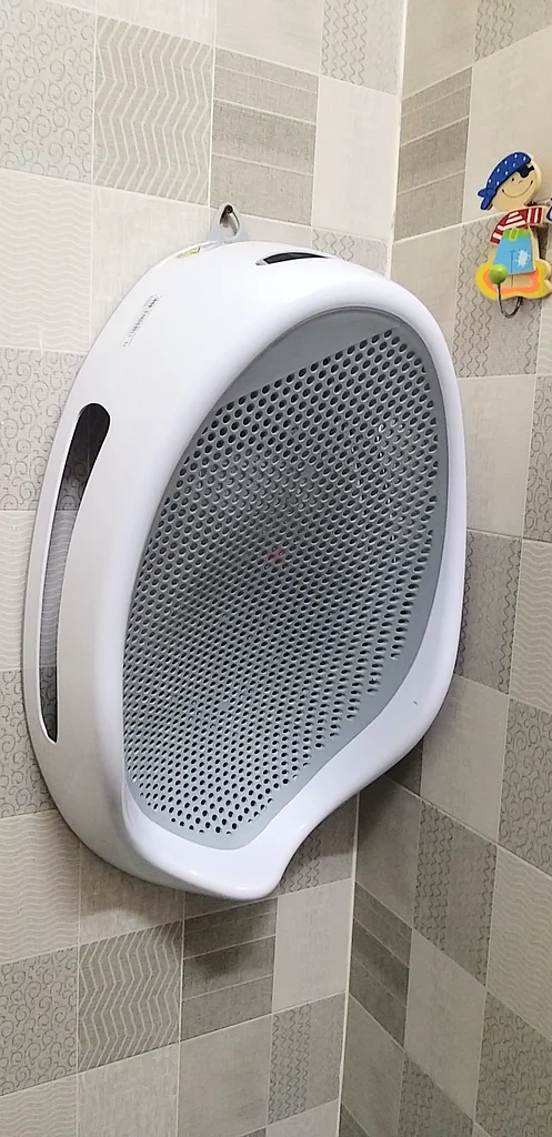 Used Comfortable Baby Bath Tub for Easy Bath Time63198142219010113