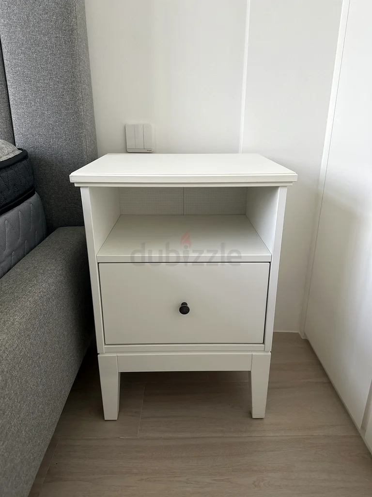 Two Bedside tables63217820191234111