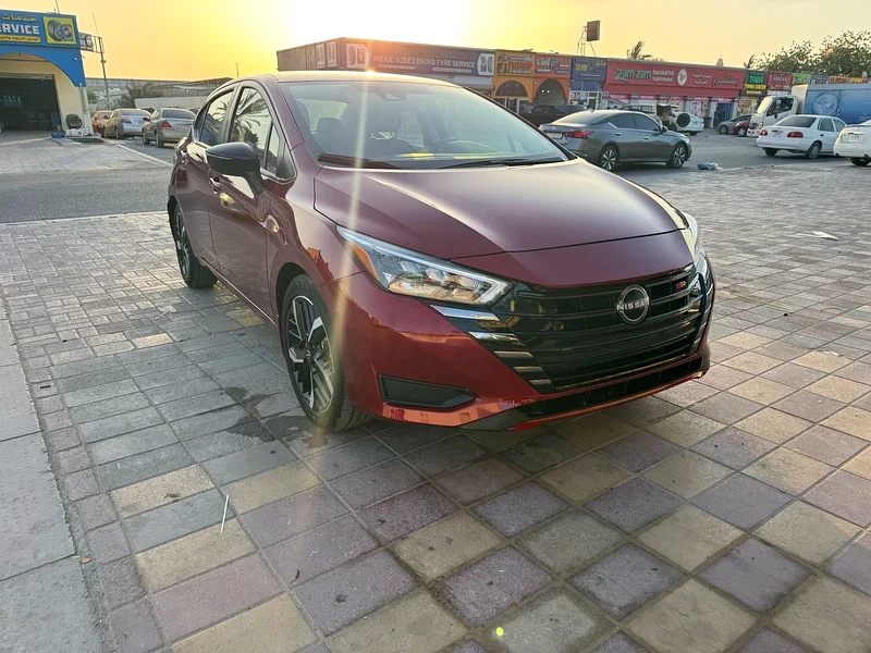 Nissan Versa SR63167091812994113