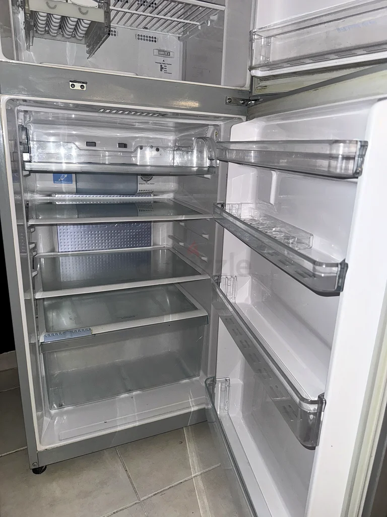 ثلاجة مع فريزر63170401924482113