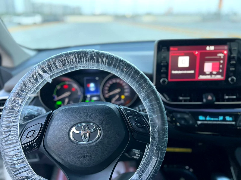 TOYOTA C-HR63147208219906113