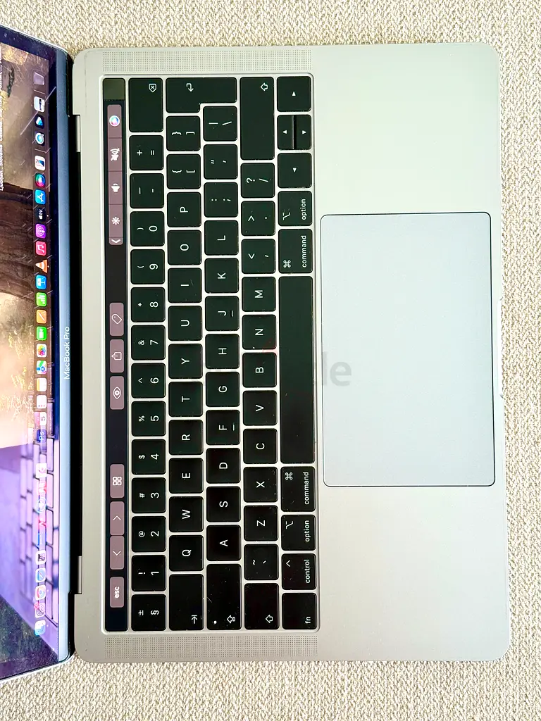 Apple MacBook Pro 13 inch 201863254996537347111