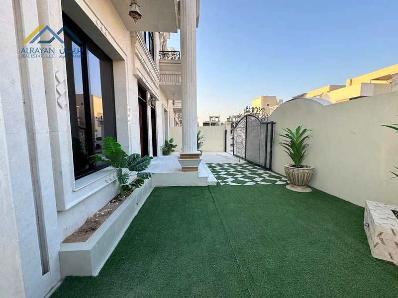 واجهة حجرية جميلة * زاوية شارعين * مساحات واسعة63186740375809114